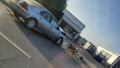 Кола блъсна моторист в София, откаран е в "Пирогов"