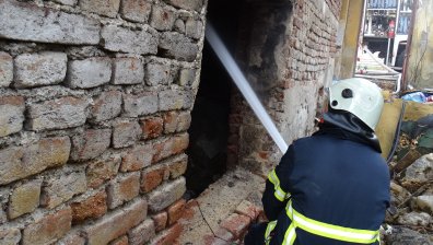 Пожар горя в сградата на комплекс "Червено знаме" в София