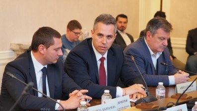 "Възраждане": Правителството да подаде оставка заради пожарите в Костинбродско