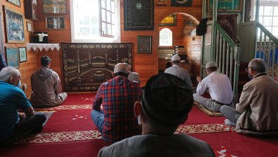 Мюсюлманите празнуват Курбан Байрам - младите искат прошка