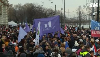 Няколко хиляди души протестираха срещу т. нар. "робски закон" в Будапеща