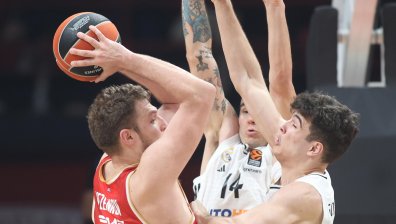 Със силна игра на Везенков "Олимпиакос" с втора победа над Реал" (Мадрид)