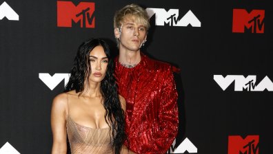 Меган Фокс и Машин Гън Кели не живеят заедно - развалиха ли годежа?