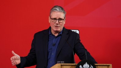 Британският премиер Киър Стармър отказа да се оттегли заради скандала "Епстийн"