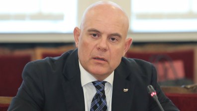 Гешев: Време е политиците да решават проблемите на хората, не да ги задълбочават