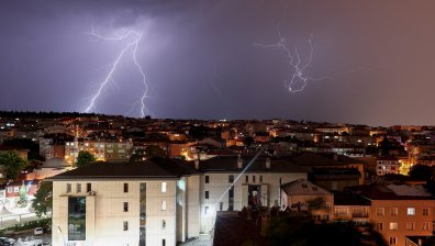 Лошото време взе жертви в Сърбия и Турция (ВИДЕО)