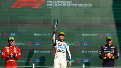 Формула 1: Ландо Норис с "Макларън" триумфира в Мексико и е лидер в класирането