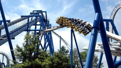 Увеселително влакче дерайлира в Стокхолм, един човек загина, има и ранени