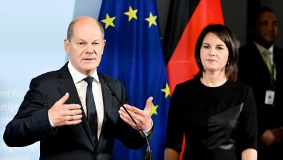 Захарова търси сметка на германски министър за думите му, че ЕС води война с Русия