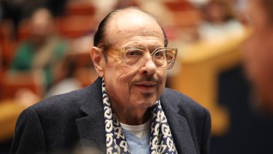 Почина Иван Тенев