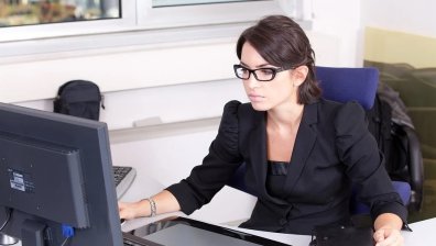 Как очилата с филтър срещу синя светлина намаляват умората в очите?