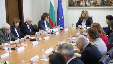 Избори 2026: Двойно повече българи в чужбина гласуват, ЦИК въвежда строги мерки срещу грешки