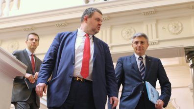 И Пеевски се включи в спора за концесията на "Росенец": "Продължаваме промяната" умуваха