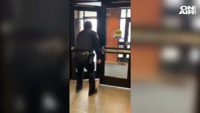 Катерица нахлу в полицейски офис в Илинойс