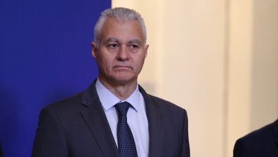 Изслушват председателя на ДАНС Пламен Тончев по скандала с машините