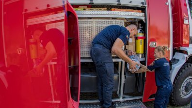 Пламна голям пожар в Нови хан (+ВИДЕО)