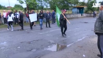 Огромни дупки чупят колите на пътя Гълъбово - Мъдрец