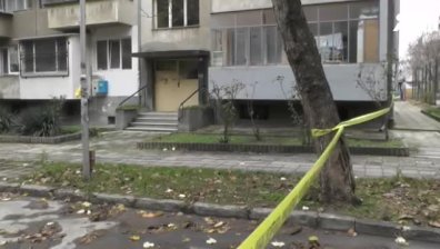 Автомат е сред откритите оръжия в окървавения апартамент във Варна