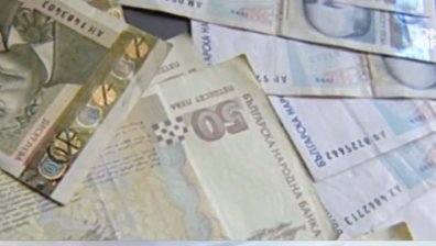 Мъж се опита да си спести акт с 50 лева, но го закопчаха