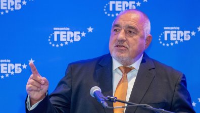 Борисов: Радев да спре да ползва президентската институция като частна авиокомпания