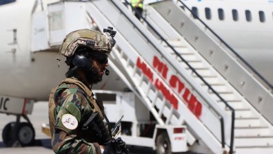 Спряха евакуацията на афганистанци в САЩ - има заразени с морбили