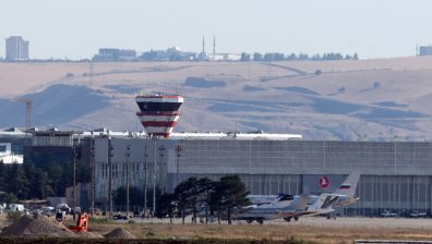 Турция изгуби връзка със самолет, превозващ началника на Генералния щаб на Либия