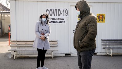 Строги мерки за уикенда в Сърбия, ще работят само аптеки и хранителни стоки