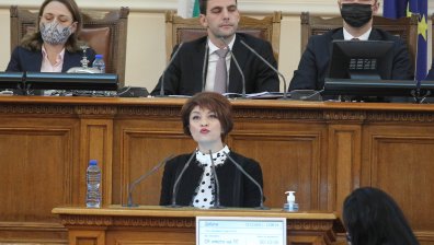 След кавги и напрежение в НС - удължиха срока за избор на управител на БНБ