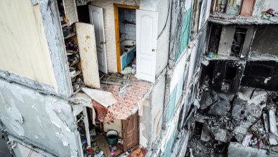Русия безмилостно атакува Донбас, твърди че Северодонецк е неин, Украйна отрича