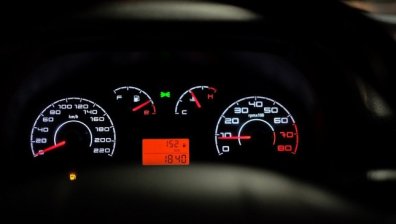 Защо съвременните скоростомери ни лъжат?