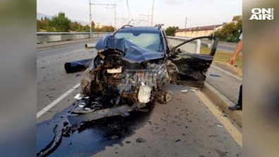 Зам.-шефът на Народния театър е в болница след тежка катастрофа