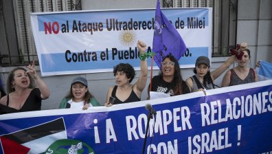 Десетки хиляди аржентинци протестират заради икономическите реформи