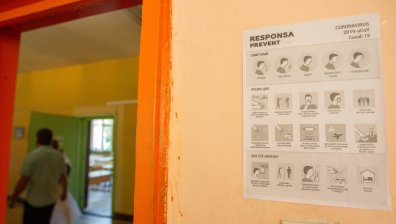 МОН: 81 ученици и деца и 70 преподаватели са с коронавирус