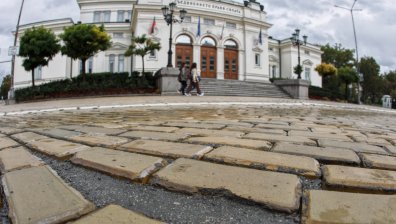 Жълтите павета се разместиха едва седмица след края на ремонта