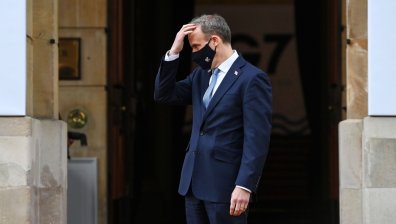 Искат оставката на британския външен министър - отказал да прекъсне почивката си заради Афганистан