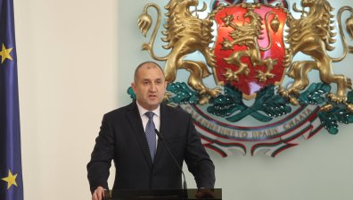 Радев: Няма да има затворени бизнеси, никой не ви кара насила да се ваксинирате