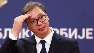 "Лъжец" и "предателство": Графити против Вучич се появиха в центъра на Белград