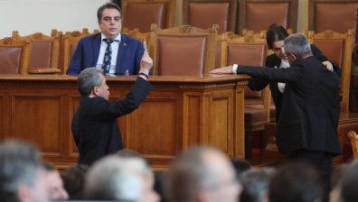 Какво прие НС в малките часове на нощта и как това ще промени ежедневието ни?