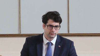 Пеканов алармира: Ситуацията с ПВУ е критична