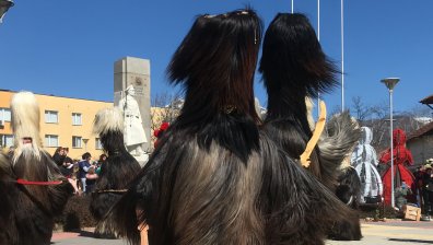 Полицията осуети кукерски фестивал в Разлог, анонсиран като протест