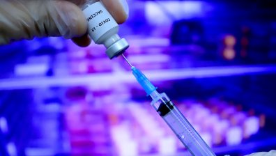 Взимат решение дали да допуснат ваксината на Pfizer и BioNTech