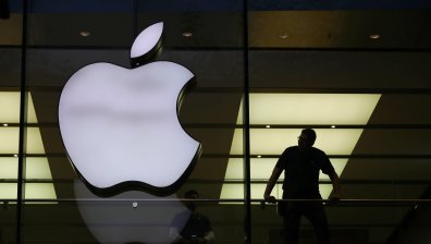 Разследват Apple след жалби за антиконкурентни практики 