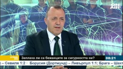 Ген. Ралчев: България и Европа не могат да спрат бежанците!
