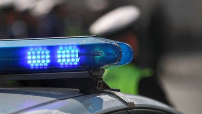 Пиян шофьор се преобърна с кола в отводнителен канал