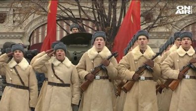 Москва почита загиналите във ВСВ с грандиозен военен парад