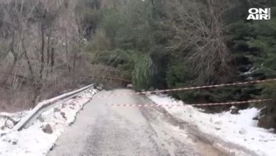 Пропадна пътят Банско - Гоце Делчев край село Места