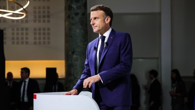 Макрон губи доверието на французите, едва 24% го подкрепят