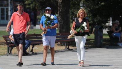Десетки хора си казаха последно сбогом с Николай Колев - Босия