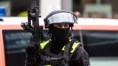 23-годишен е в критично състояние след стрелба в Германия