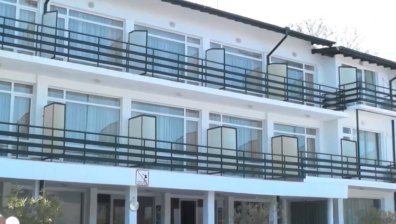 Майка или мащеха? Хотелиери по Черноморието все още чакат обещаната помощ